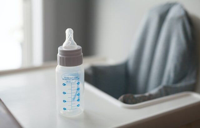 Butelki dla niemowląt - o czym należy pamiętać przy zakupie